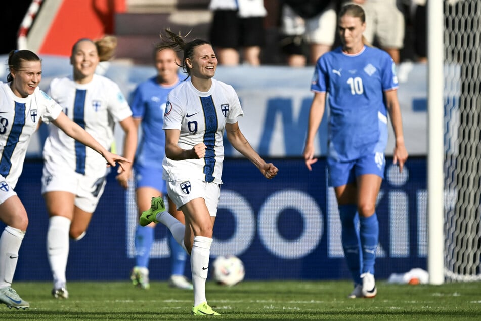 Finnlands Katariina Kosola (24) bejubelt ihren Treffer zum 1:0.
