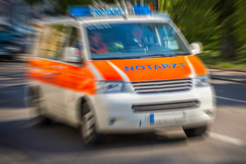 Unfall-Chaos auf Rewe-Parkplatz: Autofahrer stirbt im Krankenhaus