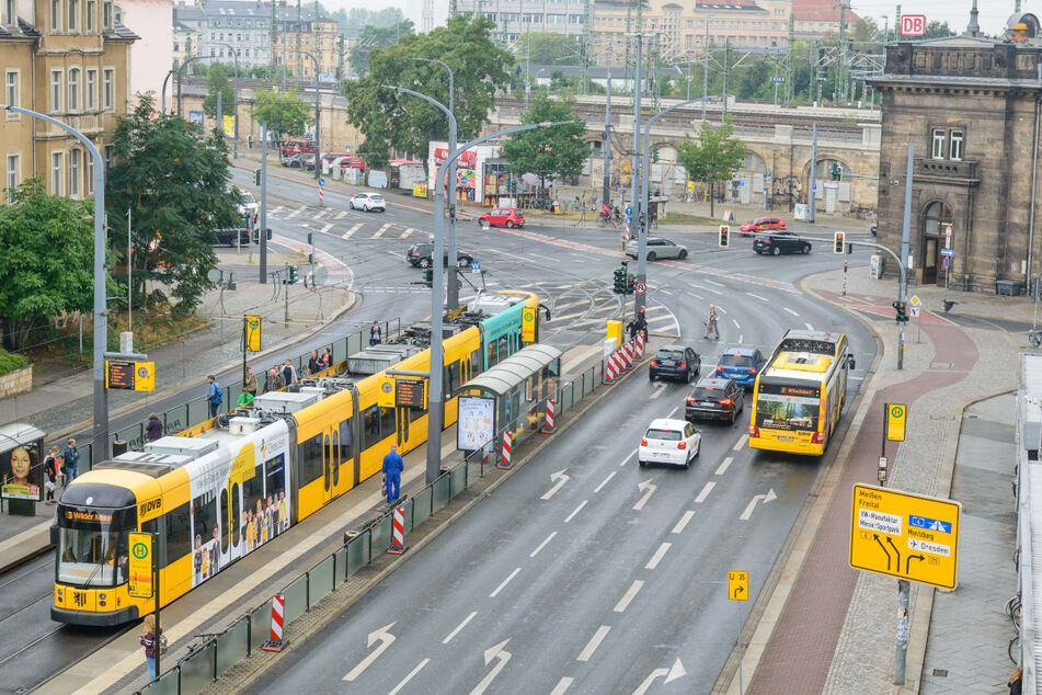 26-Jähriger beleidigt junge Frau und bedroht sie mit einem Messer
