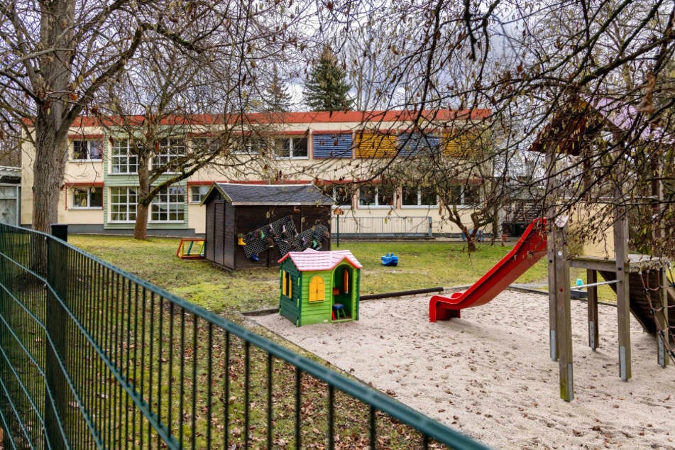 Die Kita "Kleeblatt" an der Albert-Schweitzer-Straße schließt bereits zum 1. August 2026.