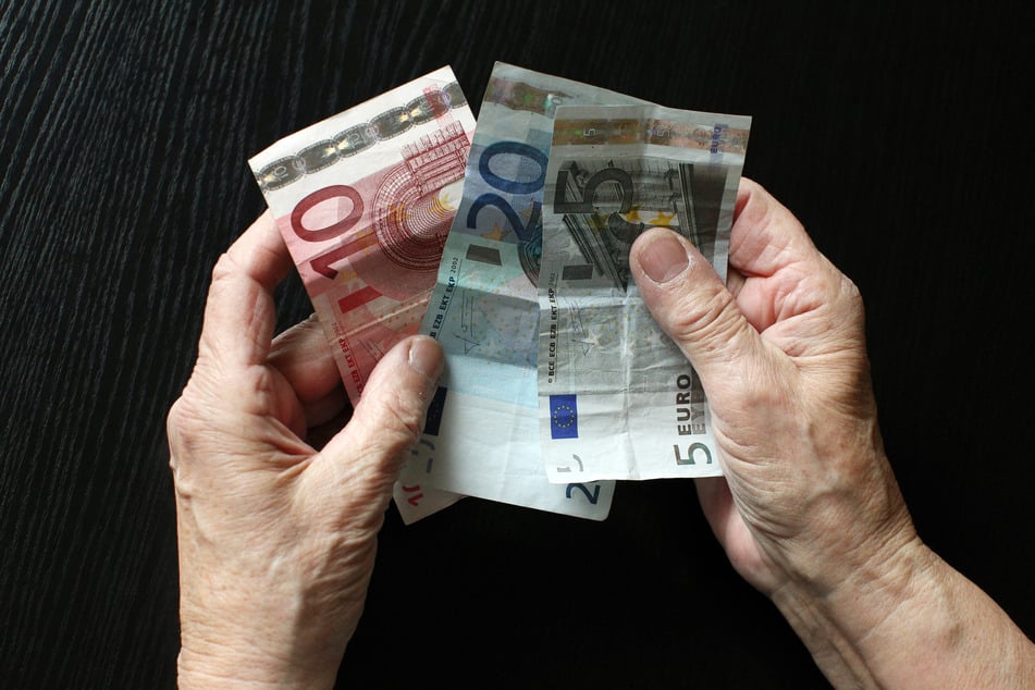 Werden zu viele Menschen vergessen? Die Ausgaben für Sozialhilfe ist in den letzten Jahren gestiegen. (Symbolbild)