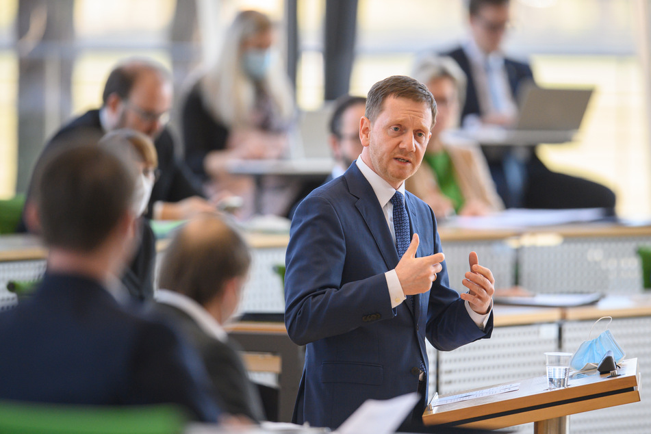 Michael Kretschmer (45, CDU), Ministerpräsident von Sachsen, bei der heutigen Sondersitzung im Landtag.