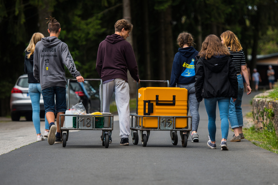 Das Land Nordrhein-Westfalen erweitert seine Kostenübernahme für Klassenfahrten und Schüleraustausche, die wegen der Corona-Pandemie abgesagt werden mussten (Symbolbild).