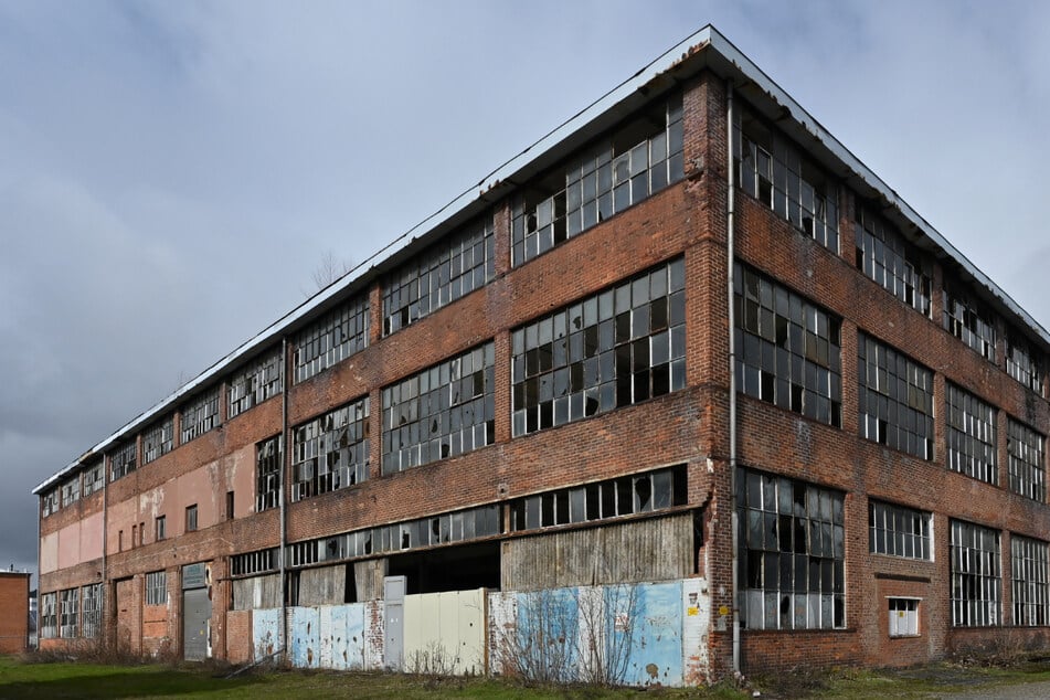 Die frühere Produktionshalle steht aktuell leer und soll zu neuem Leben erweckt werden.