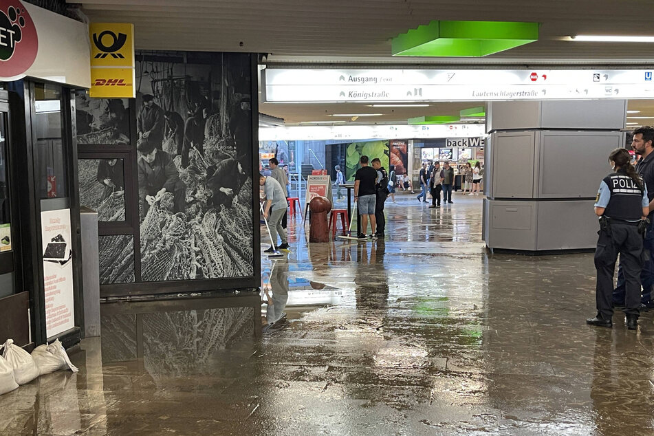 Die Klettpassage in Stuttgart stand unter Wasser.