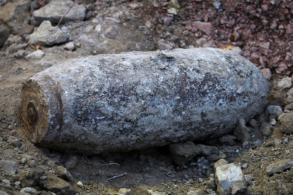 Die Bombe war bei Erschließungsarbeiten für das Gewerbegebiet im Stadtteil Bischofsheim entdeckt worden. (Symbolbild)