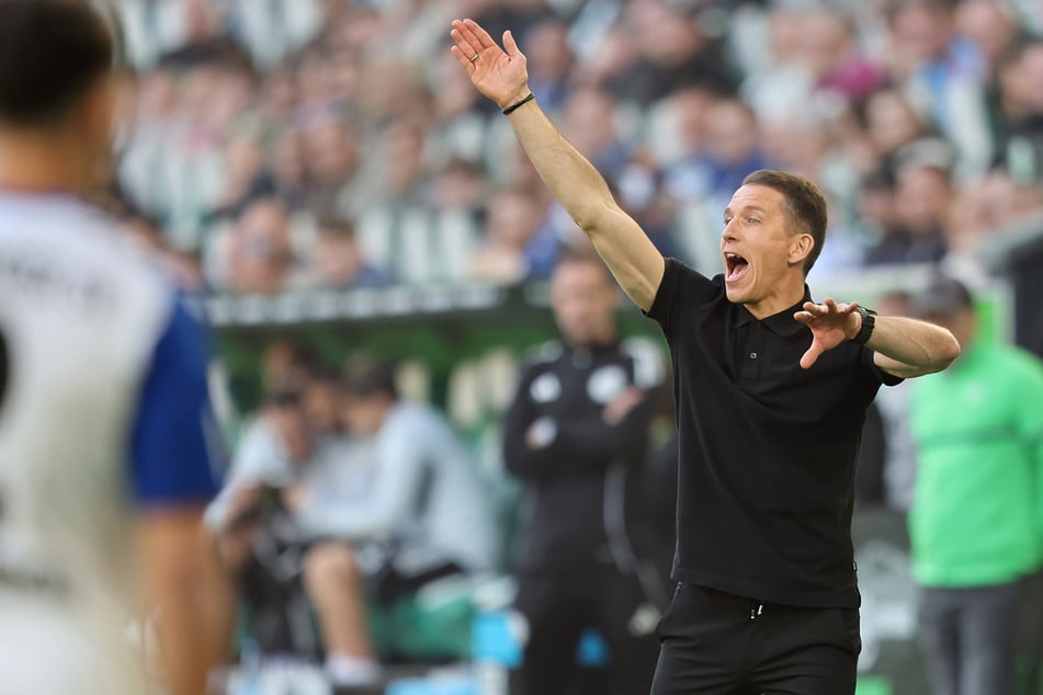 Nach vier Monaten endet die Amtszeit von Daniel Bauer (43) als Chefcoach des VfL Wolfsburg schon wieder.