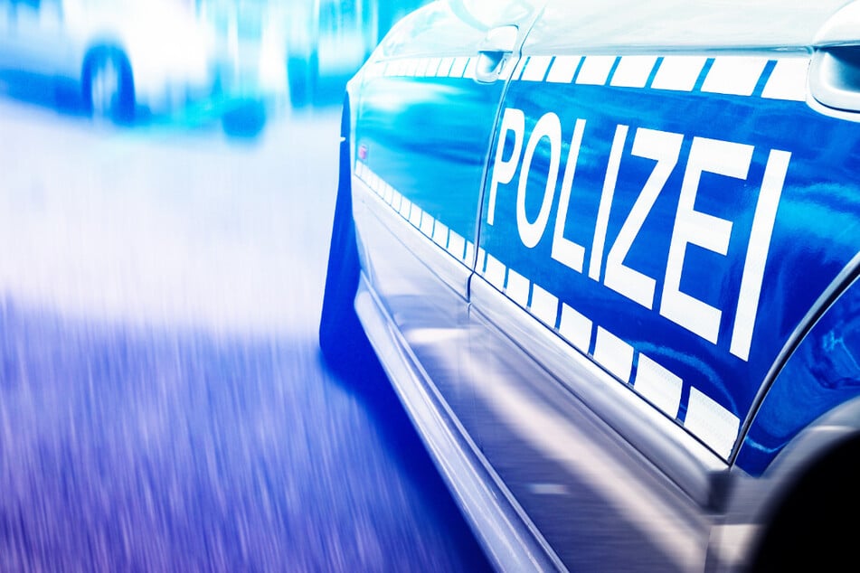 Audi überschlägt sich: 27-Jähriger liefert sich heftige Verfolgungsjagd mit der Polizei