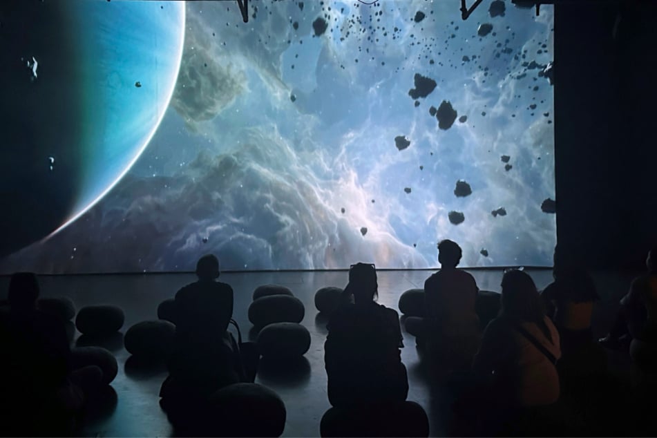 Kürbishausen bleibt dieses Jahr nicht auf dem Boden, sondern reist in ferne Galaxien.