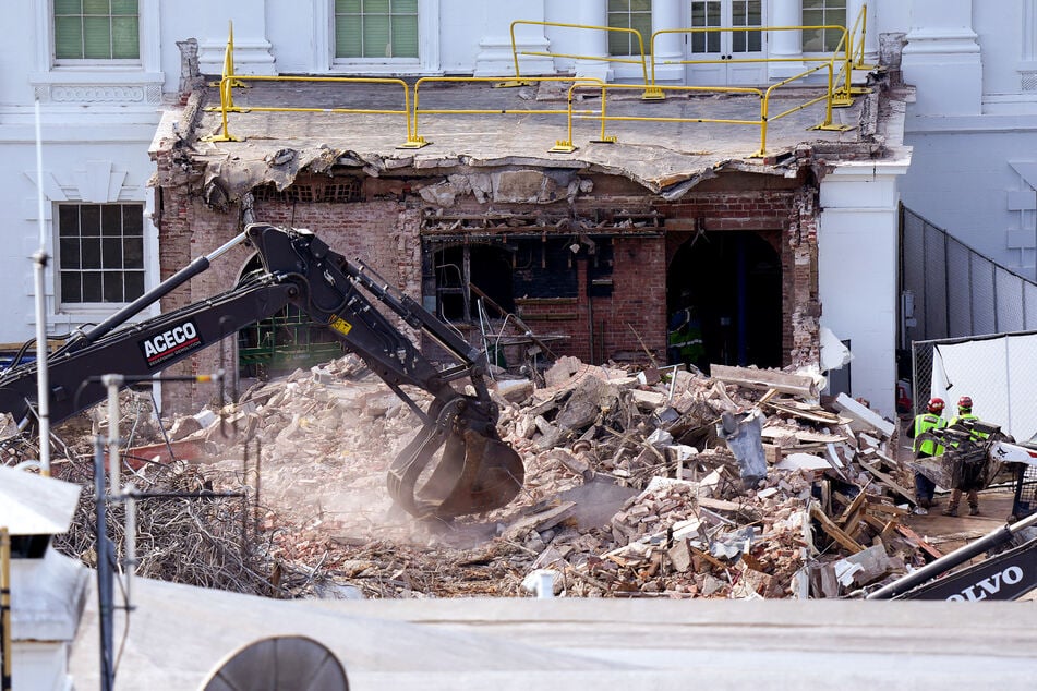 Construction crews complete Trump's demolition of White House's historic East Wing