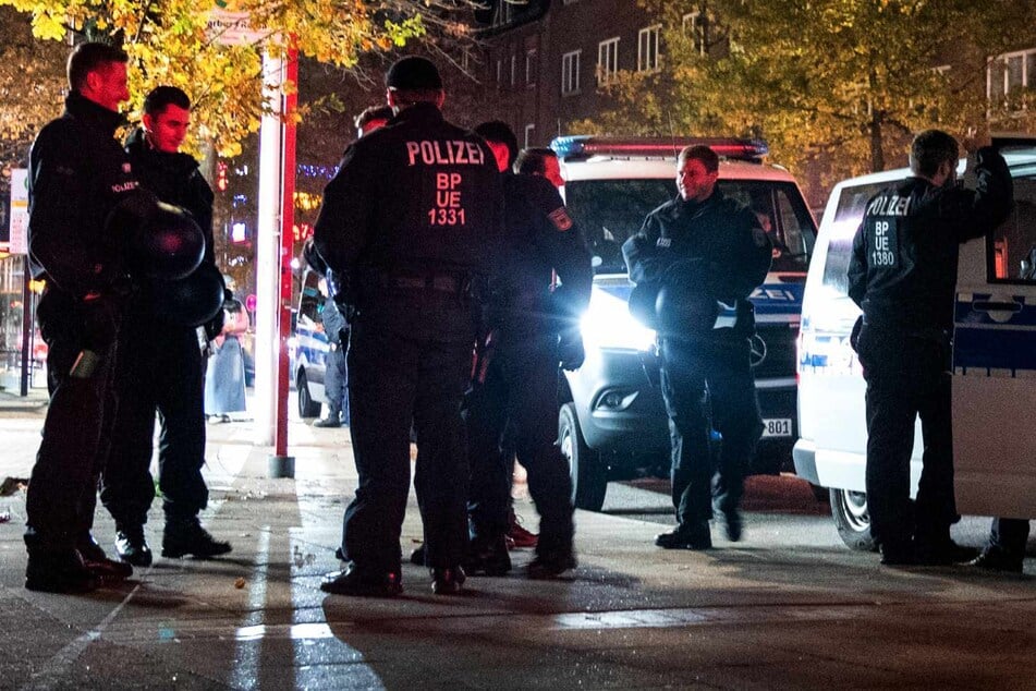 Schlägereien, Böller und Angriffe: Polizei NRW kündigt klare Linie für Halloween-Nacht an