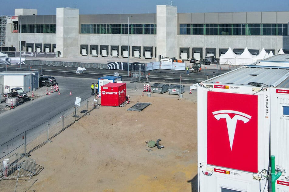 Die neue Tesla-Fabrik in Brandenburg schließt für zwei Wochen.