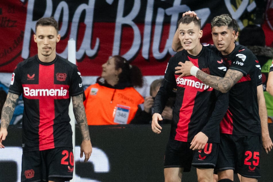 Bei Exequiel Palacios (r.) hat Simon Rolfes nun ein klares Machtwort gesprochen.