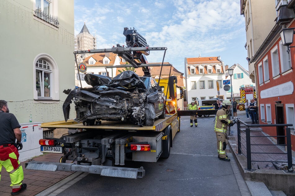 Das Auto musste abgeschleppt werden.