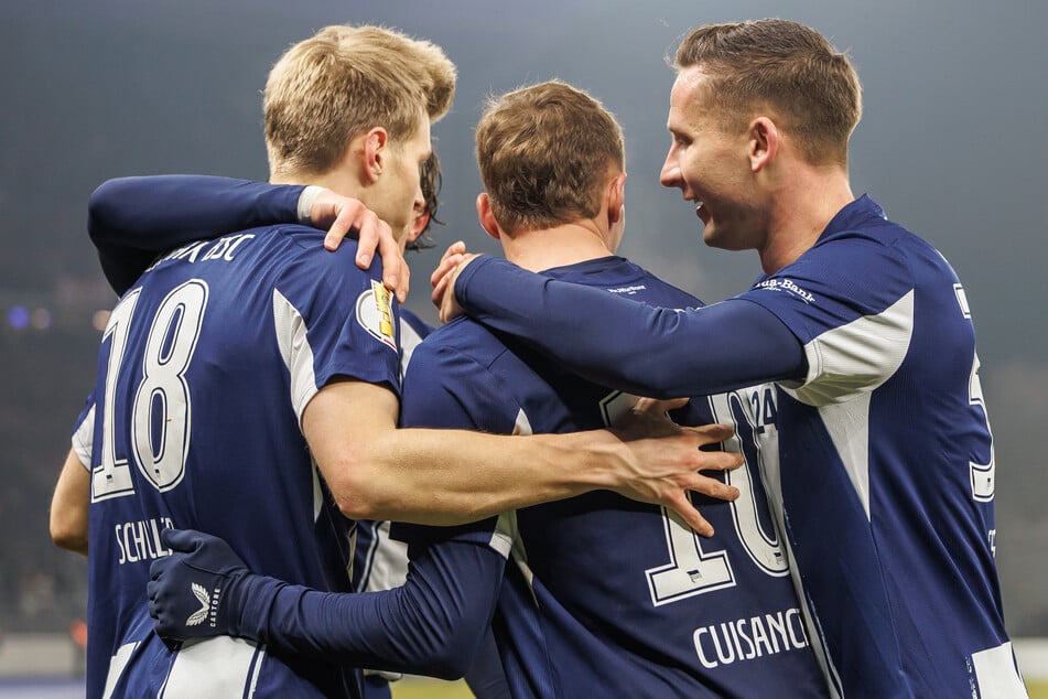 Luca Schuler (26, l.) trifft gegen Kaiserslautern besonders gerne.