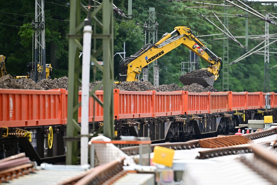 Die Strecke zwischen Berlin und Hamburg wird seit Anfang August einer Generalsanierung unterzogen. Kurz nach dem Start der Arbeiten kam es zu einer Panne. (Symbolfoto)