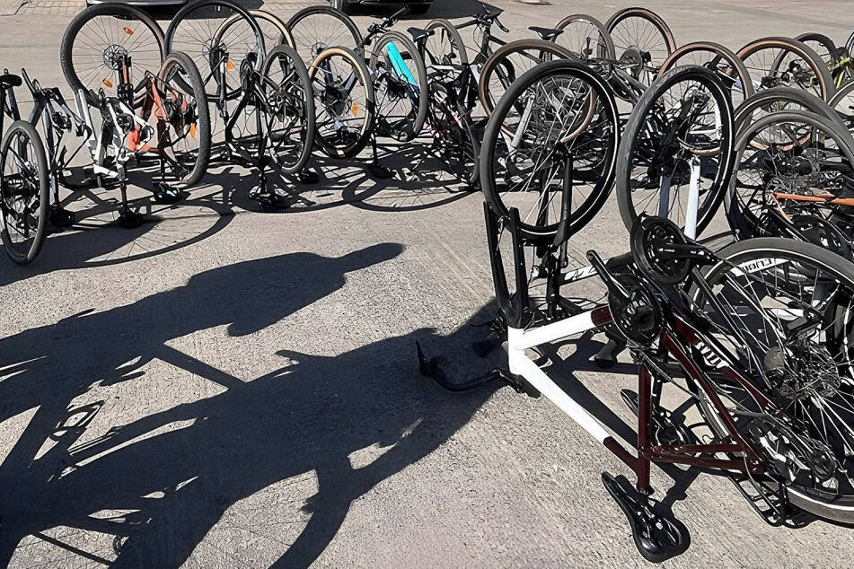 Polizei entdeckt riesiges Lager mit gestohlenen Fahrrädern: Jetzt werden die Besitzer gesucht