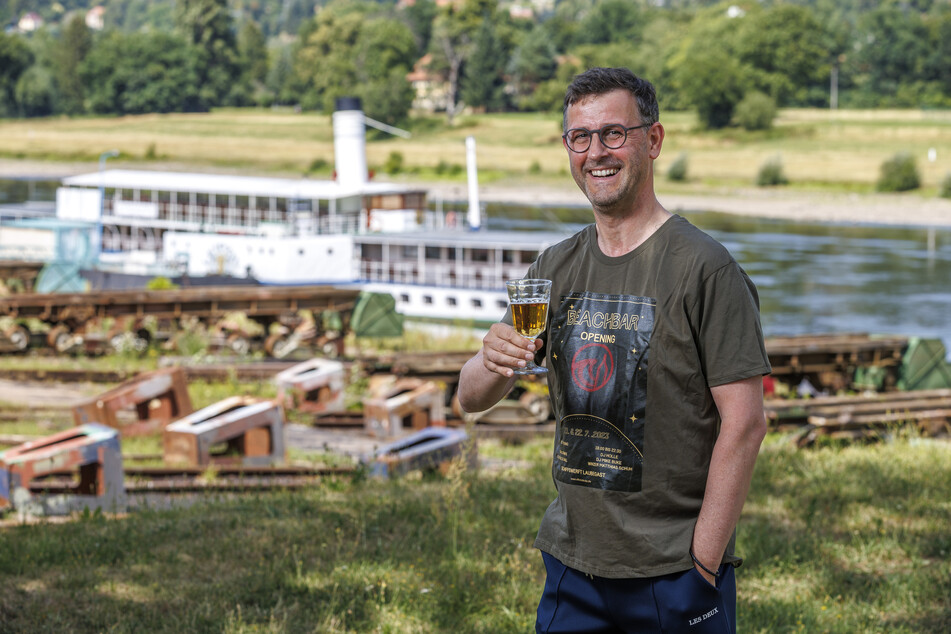 Sommelier Jens Pietzonka (51) lädt zum Weingenuss aufs Gelände der Laubegaster Werft ein.