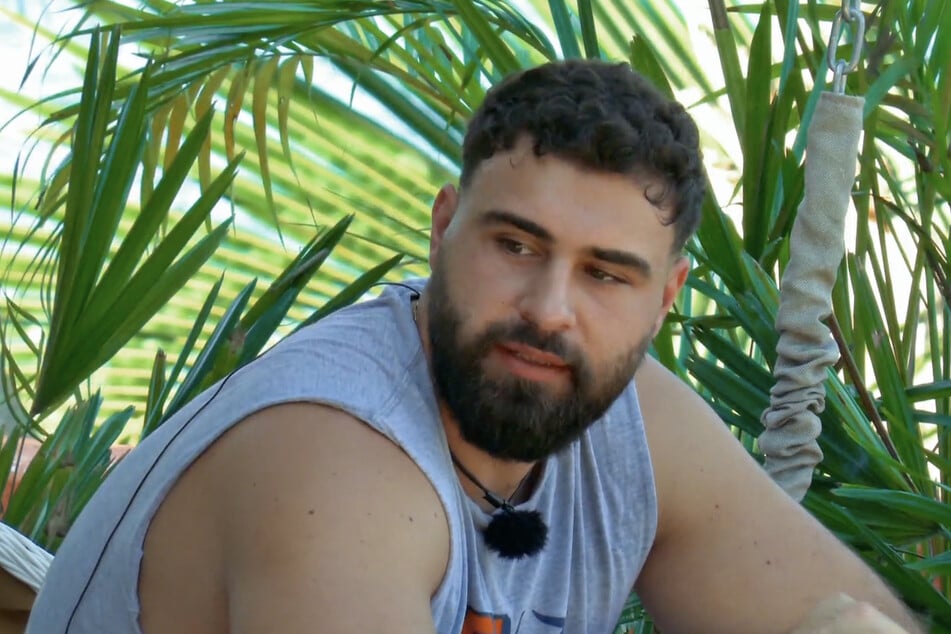 Emre (24) fühlt sich von seiner Ex verarscht.