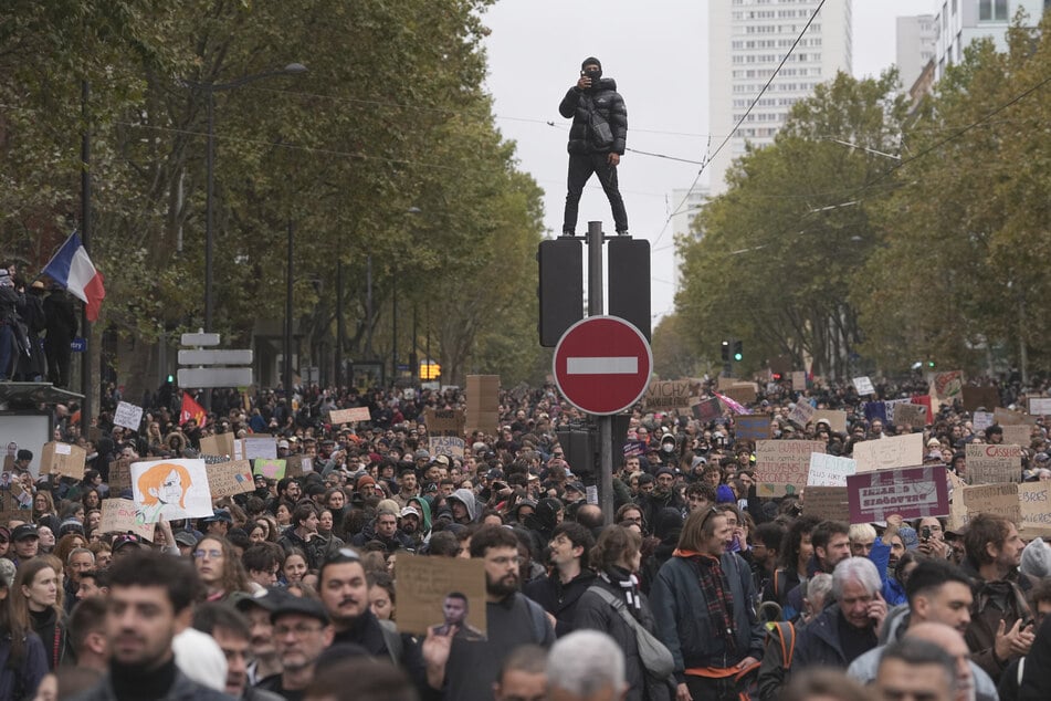 Wieder Krawalle bei Demos in Frankreich: Mehr als 1300 Menschen festgenommen