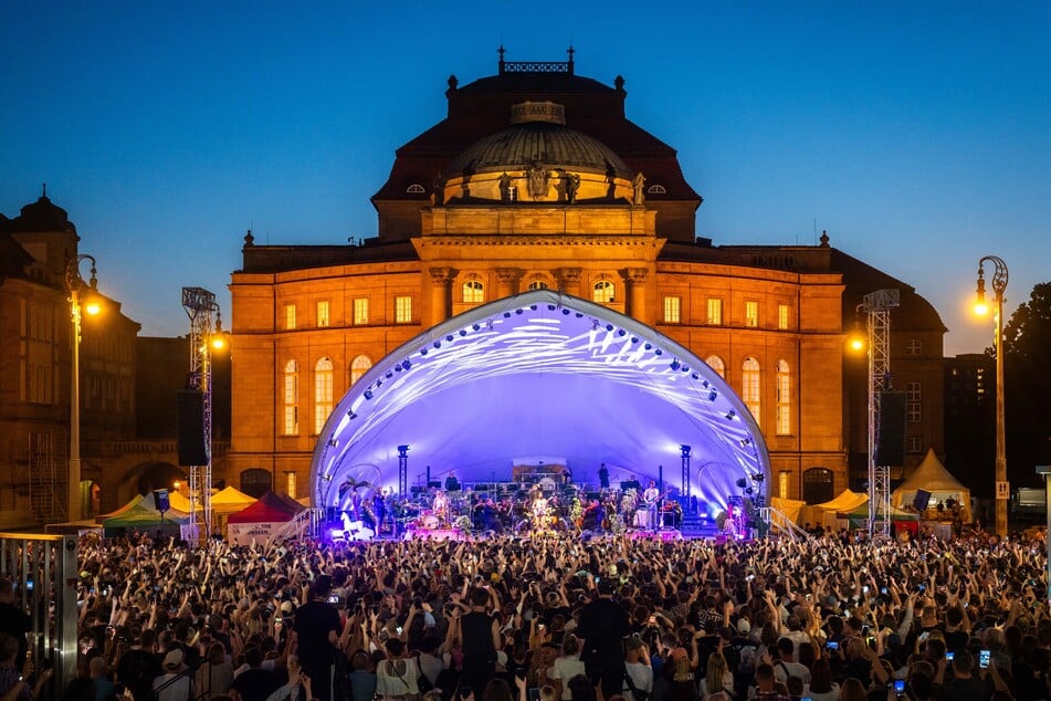 Event-Highlights wie das "Kosmos" lockten Touristen aus ganz Deutschland an.
