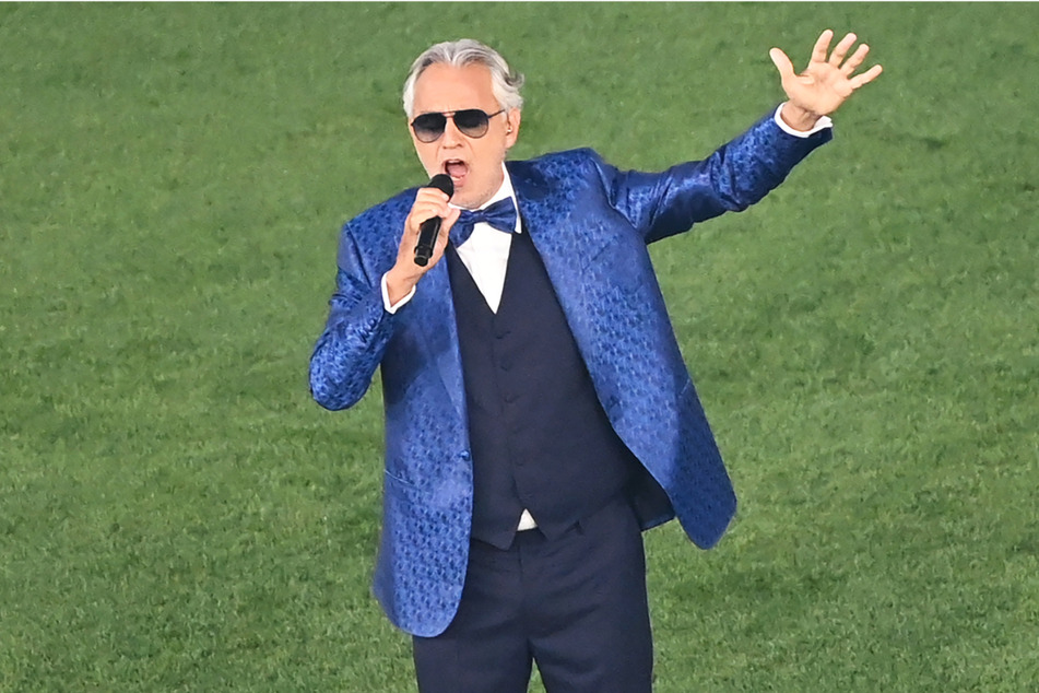 Was für eine Stimme! Andrea Bocelli (62) sorgte mit seinem Auftritt für Gänsehaut.