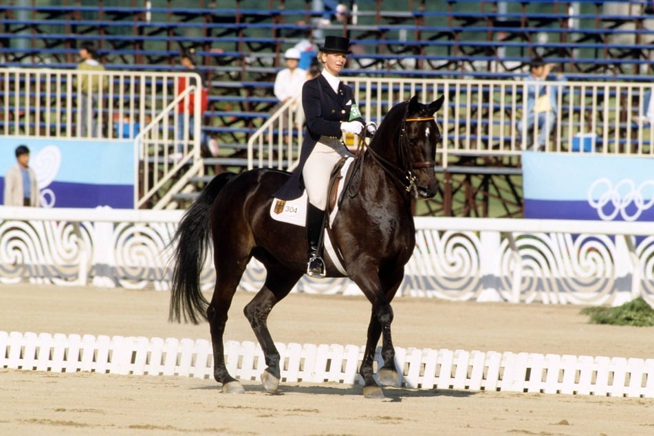Ann Kathrin Linsenhoff (64) wurde 1988 mit der deutschen Dressur-Equipe Olympiasiegerin.