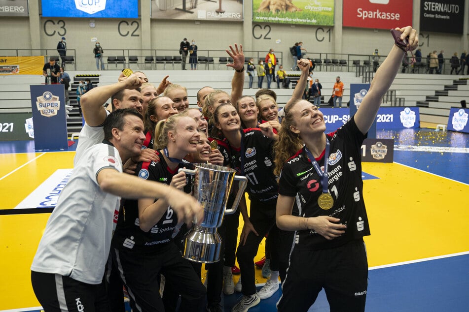 2021 feierte das Team von Alexander Waibl (58, l.) in Schwerin erstmals den Supercup-Sieg.