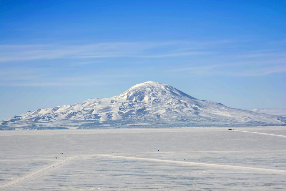 Zur Wüstenregion gehört auch der Vulkan Mount Erebus.