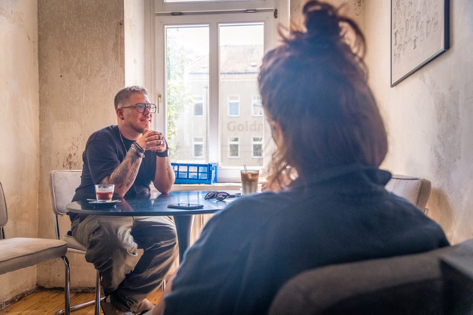 Pastor René Wagner wolle niemanden mit dem Café bekehren, sagte er gegenüber TAG24. "Wir wollten einfach nur ein Wohnzimmer in einem Teil von Leipzig haben, in dem es aktuell noch nicht allzu viele Cafés gibt."