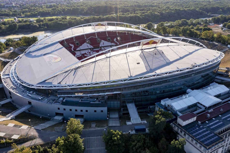 Das Stadion von RB Leipzig liegt im Zentrum der Messestadt. Allein dieser Fakt mache es Oliver Lipp zufolge notwendig, das Gros der anreisenden Fans mit dem ÖPNV abzudecken.
