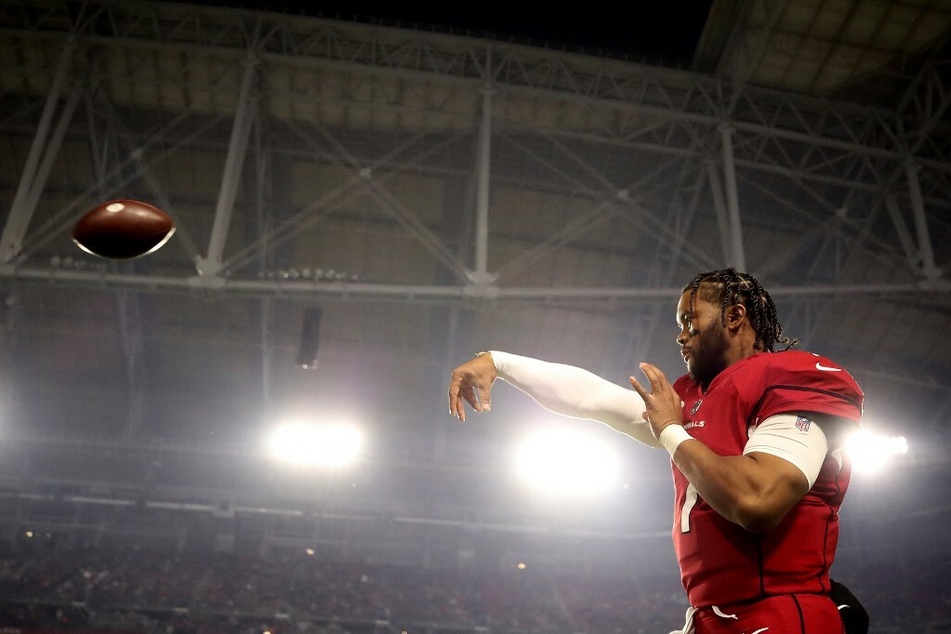 Kyler Murray of the Arizona Cardinals warms up before the game against the Los Angeles Rams.