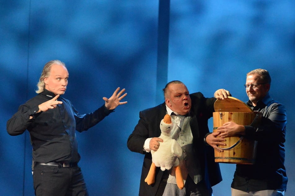 Da waren sie noch ein Herz und eine Seele: Magier Sarrasani (l.) und Clown Schoregge begeisterten noch im Dezember 2023 gemeinsam das Publikum. (Archivfoto)