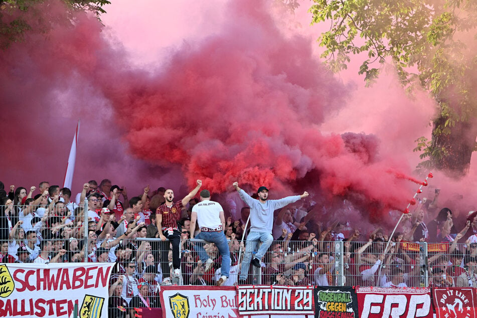 Die mitgereisten Fans von RB Leipzig hatten offensichtlich ihren Spaß.