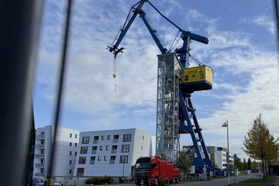 Schaden an historischem Koloss: Jetzt sollen fünf Kräne die Rettung bringen