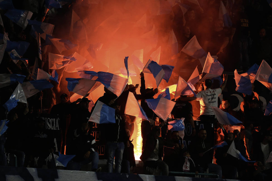 Auch die Fans der SSC Neapel sind erfahren im Umgang mit Pyrotechnik.