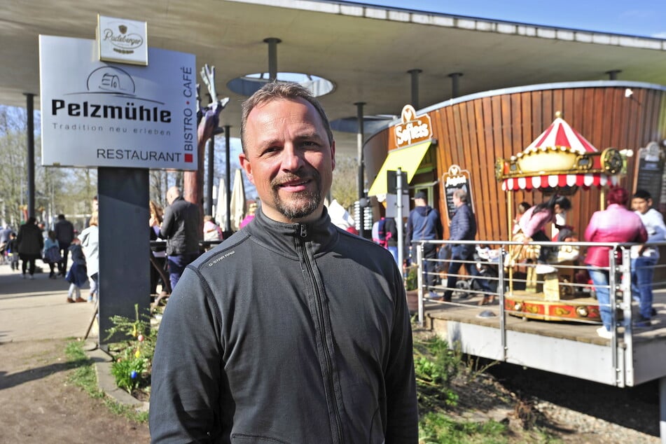 Der Chef der Pelzmühle, André Gruhle (50), hat ein großes Interesse daran, den Brunnen wieder sprudeln zu lassen.