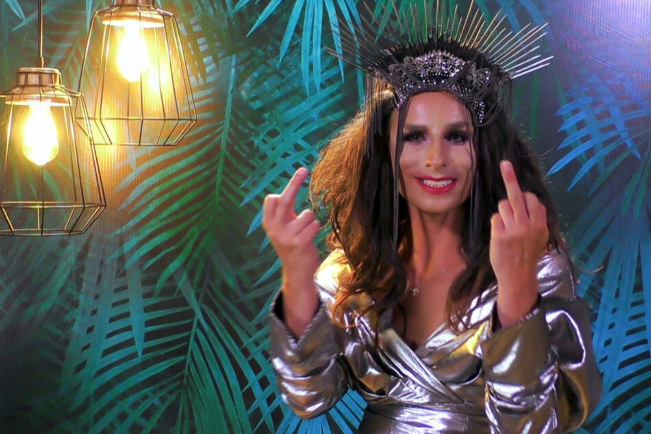 Gino aka Charlet zeigte allen, die ihn kicken wollten, die Mittelfinger.
