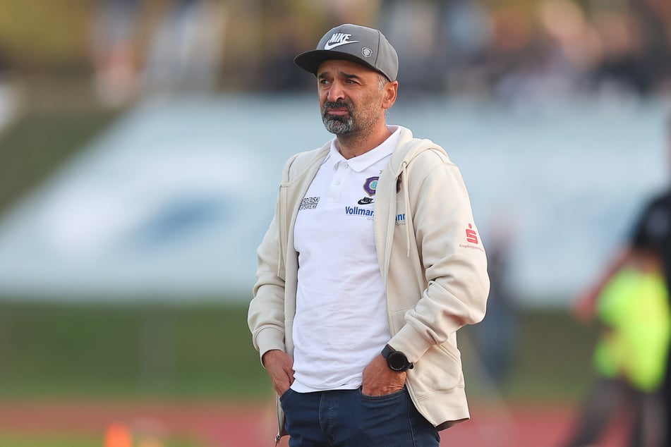 Schafft Aue-Cheftrainer Khivicha Shubitidze (52) den direkten Wiederaufstieg?