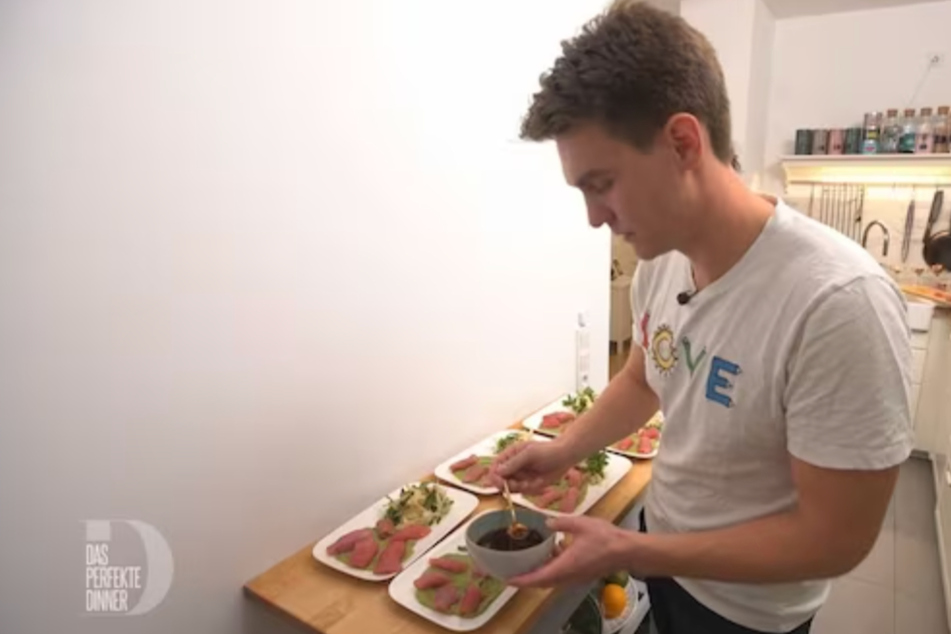 "Das perfekte Dinner": Kandidat Max passiert Missgeschick wegen seiner Nervosität
