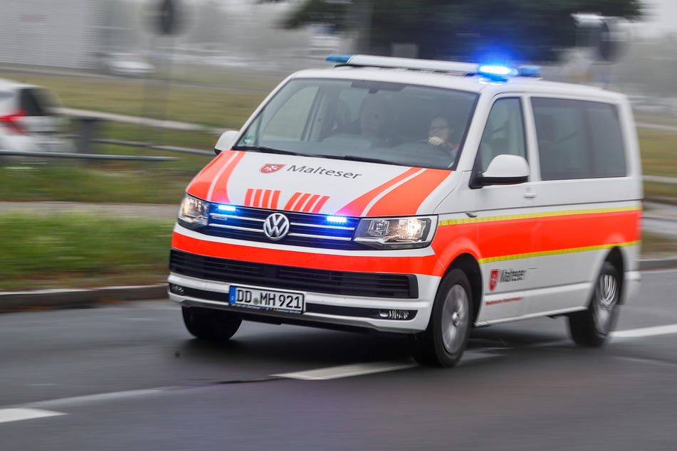 Eine 63 Jahre Roller-Fahrerin wurde bei einem Unfall am Samstag in Leipzig verletzt und musste ins Krankenhaus eingeliefert werden. (Symbolbild)