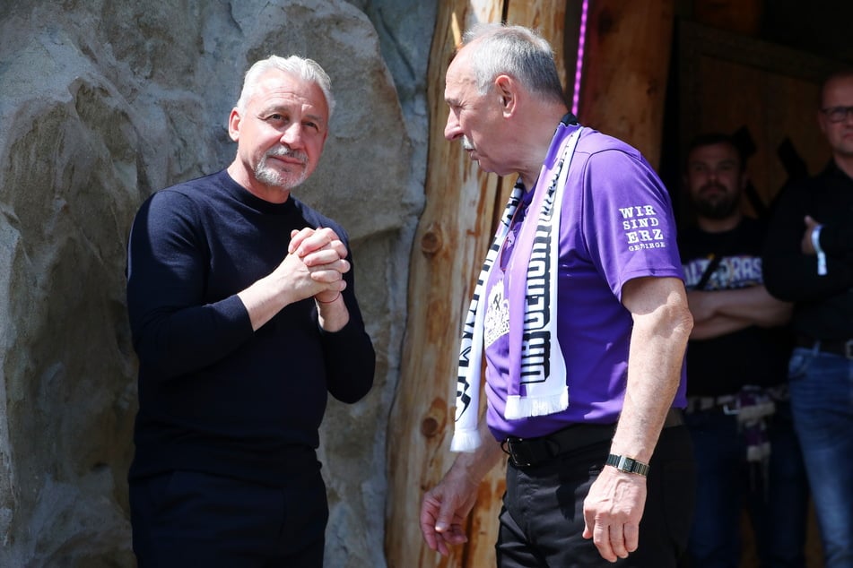 Schwimmen nicht auf einer Wellenlänge: FCE-Trainer Pavel Dotchev (l.) und Präsident Roland Frötschner.