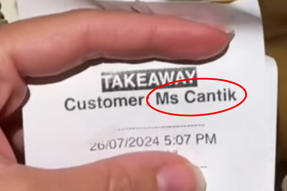 "Ms Cantik" heißt übersetzt "Miss Schön".