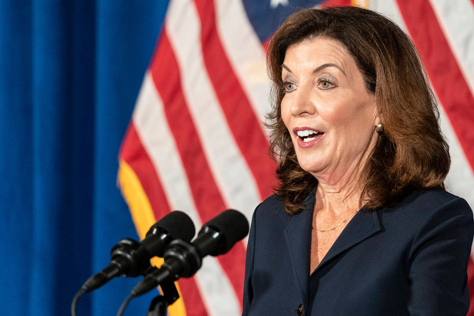 Incoming New York Governor Kathy Hochul vows to run for full term