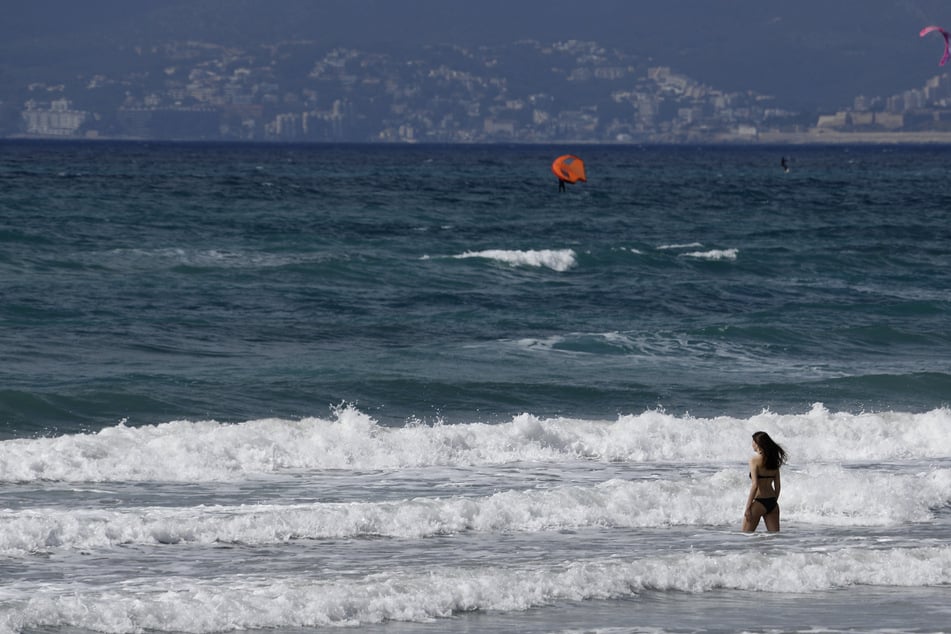 Aufgrund des Wetters gab es in der Nacht starken Wellengang an dem Strand, das wurde den deutschen Urlauberinnen zum tödlichen Verhängnis. (Symbolbild)