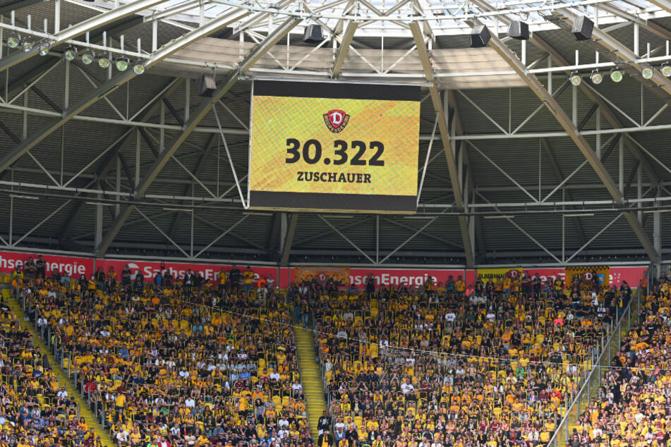 Dreimal in dieser Saison kamen über 30.000 Fans ins Rudolf-Harbig-Stadion. Dynamos ist der Zuschauer-Krösus der 3. Liga und sorgte für einen neuen Rekord.