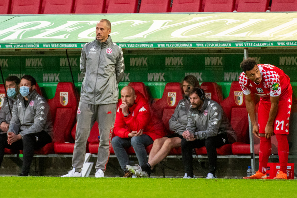 M05-Coach Jan-Moritz Lichte (40; 3.v.l.) ist momentan nicht gerade um seine Aufgabe zu beneiden.