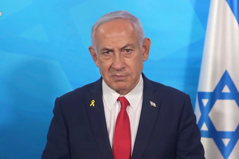 In diesem Bild aus einem vom Presseamt der israelischen Regierung veröffentlichten Video gibt der israelische Ministerpräsident Benjamin Netanjahu eine Erklärung ab.