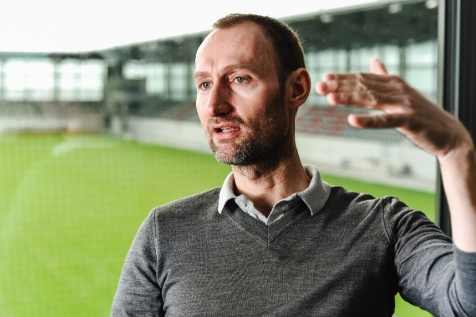 Jochen Sauer (48), Chef des FC Bayern Campus, sprach vom einem "Schock" für alle.