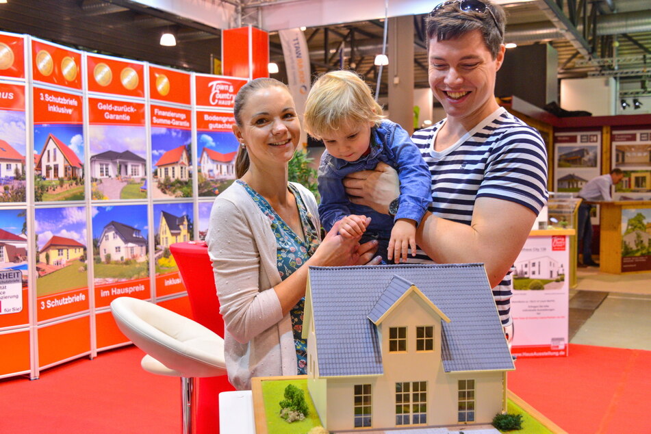 Auch für junge Familien interessant: Am Wochenende findet in der Dresdner Messe die "Bauen Kaufen Wohnen" statt.